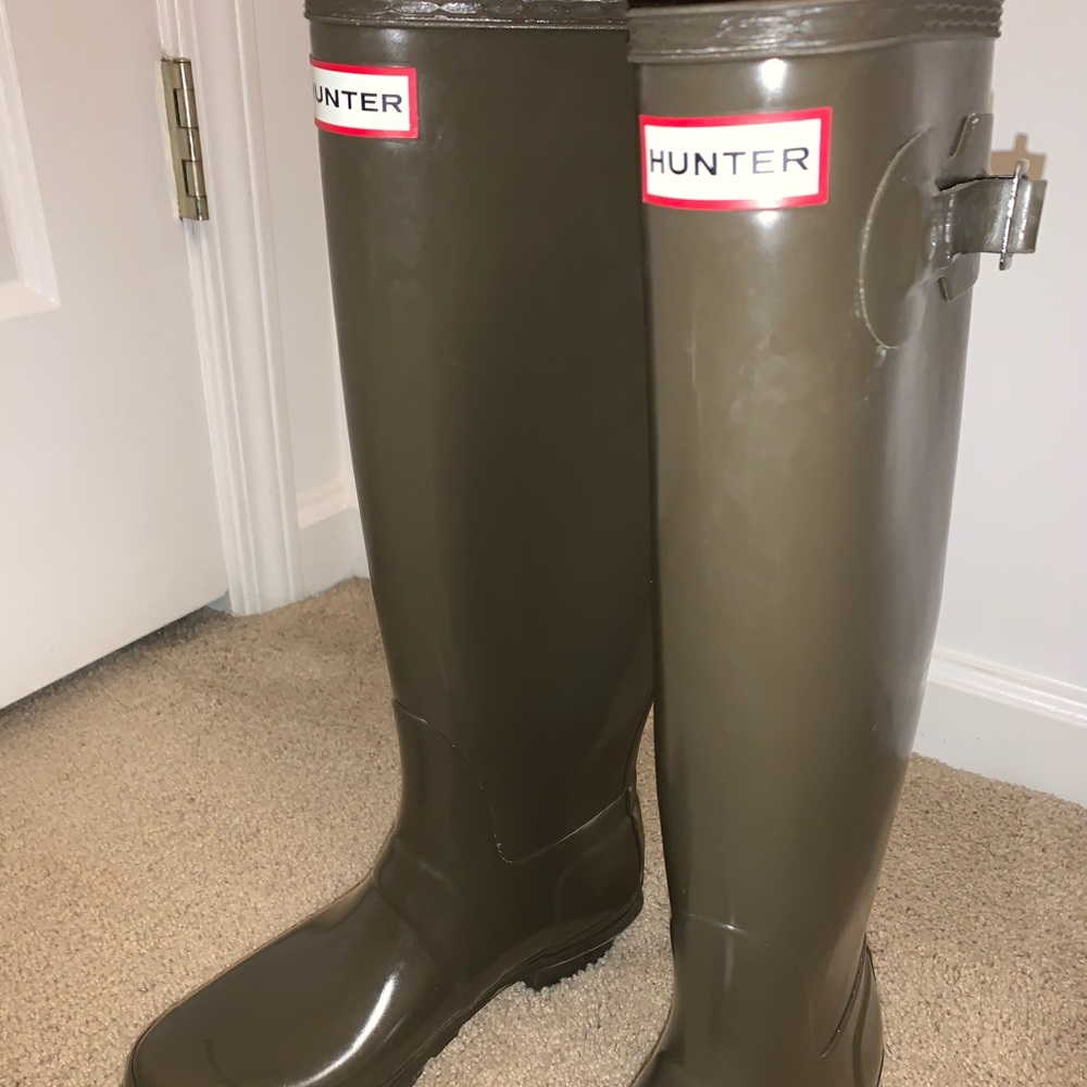 OLIVE GREEN TALL HUNTER RAIN BOOTS 9